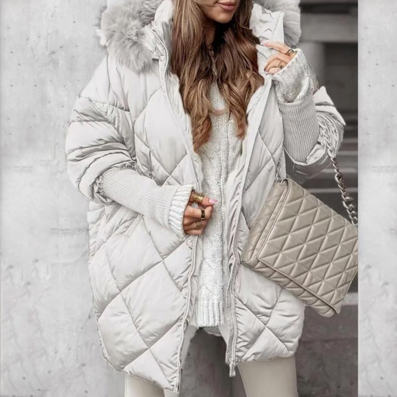 【Gratis levering】❄️Vinterspesialtilbud❄️ Midtlang parkasjakke for kvinner med strikkede ermer og lappeteppe