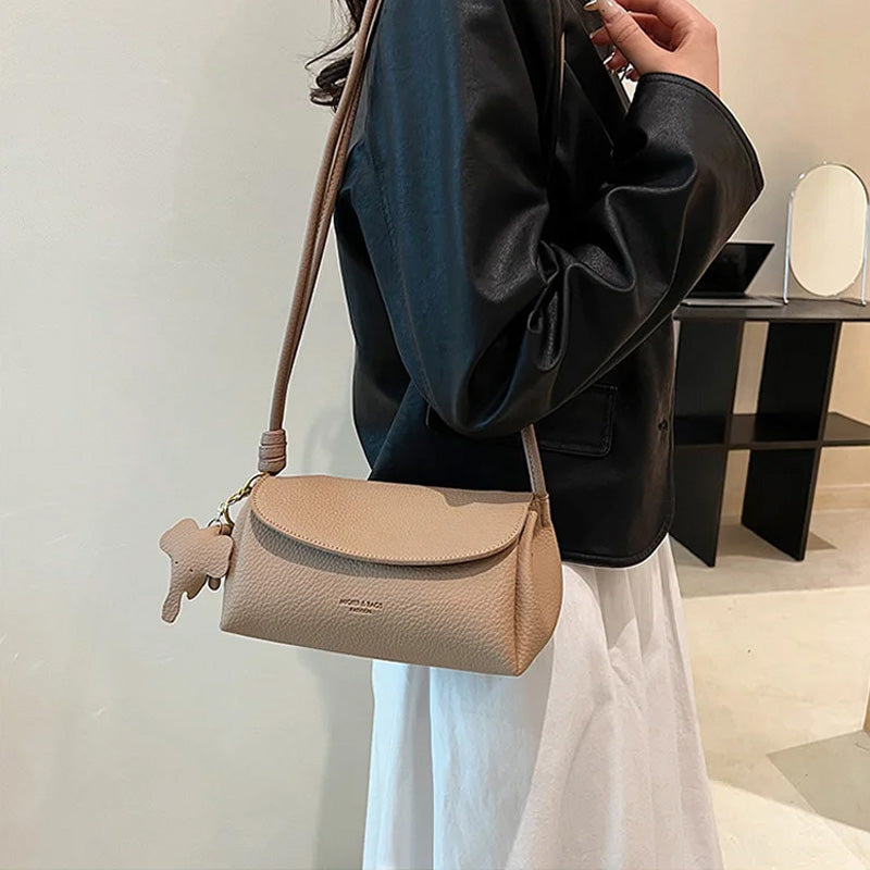 High end mote crossbody-veske for kvinner med elefantanheng