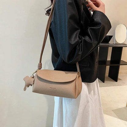 High end mote crossbody-veske for kvinner med elefantanheng