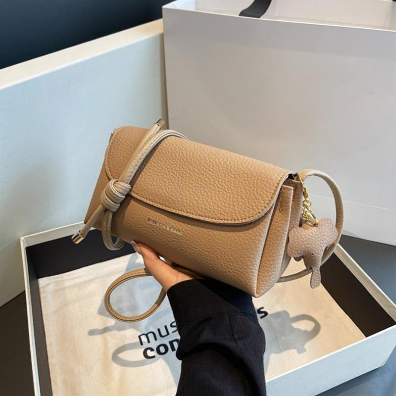 High end mote crossbody-veske for kvinner med elefantanheng