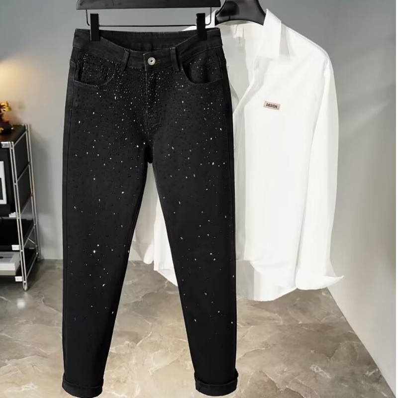 Slim-fit jeans i svart denim med strasspynt