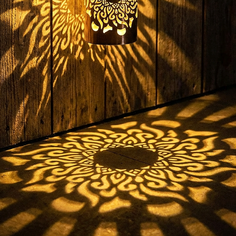 🌞50 % RABATT NÅ! 🌀 Solcelledrevet mandala-lys – Fantastisk mønsterprojeksjon, 2-i-1 gulv- og veggdesign og IP65 vanntett automatisk av/på 🌿