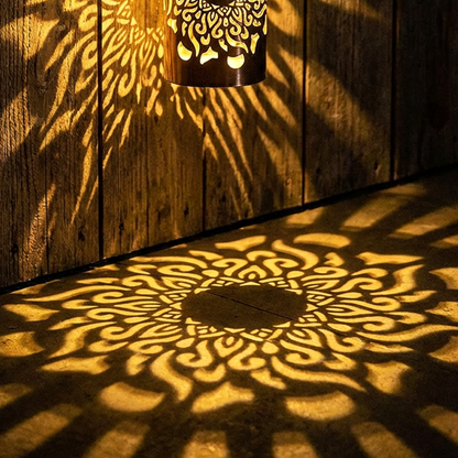 🌞50 % RABATT NÅ! 🌀 Solcelledrevet mandala-lys – Fantastisk mønsterprojeksjon, 2-i-1 gulv- og veggdesign og IP65 vanntett automatisk av/på 🌿