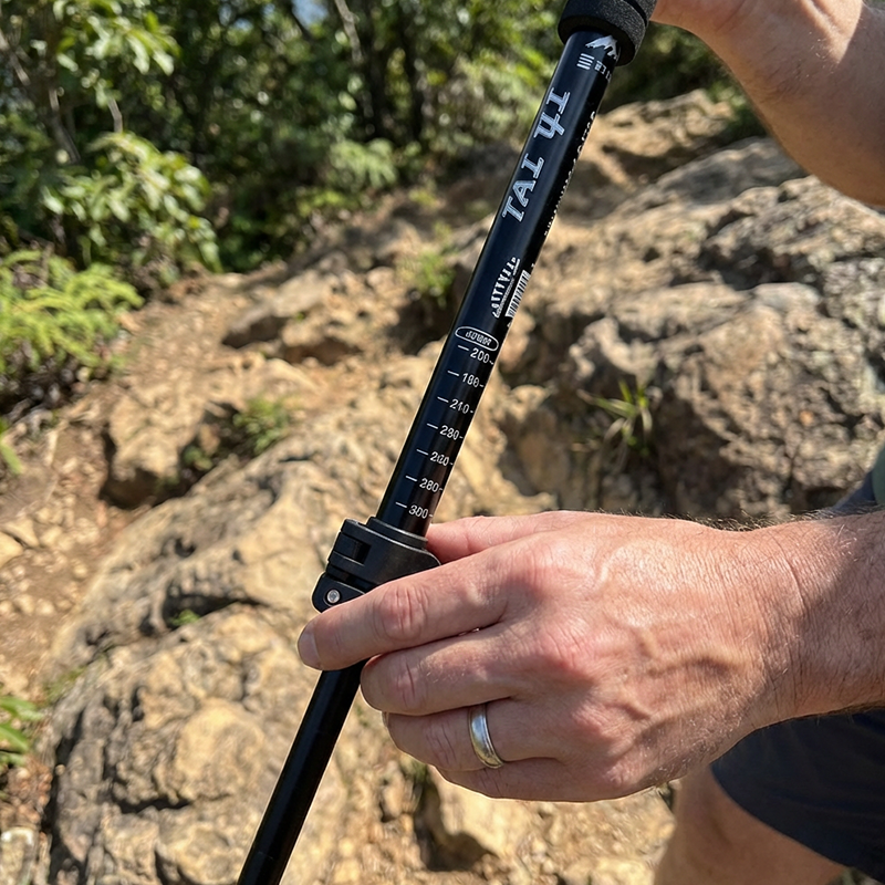 ⛰️ BEGRENSET TID 50% RABATT! ✨ Justerbar turstav i aluminiumslegering – Slitesterk, støtdempende, lett 🌲