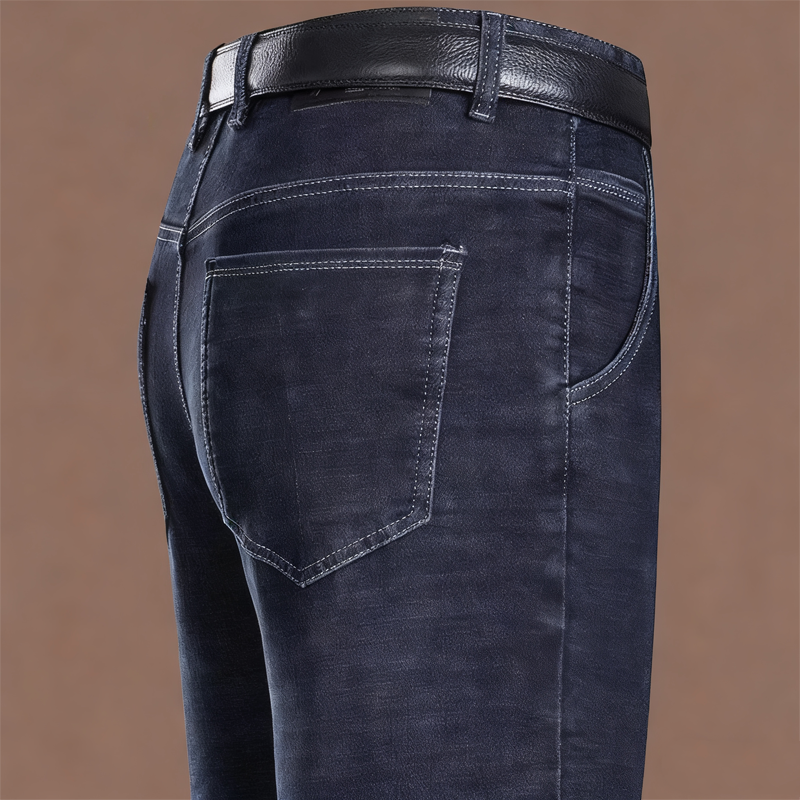 Varme rette jeans for menn med fôr